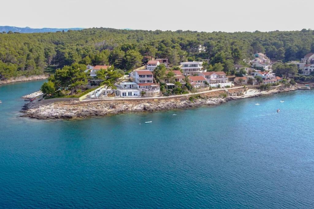 Kuca Za Odmor Olica Feriehus Basina
